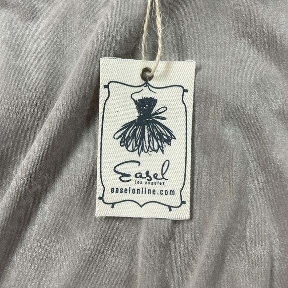 T-Shirt with Crochet Pocket in Mushroom - Easel - Picture 4 of 4